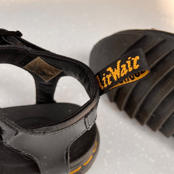 Doc Martin's Womens Black Blaire Patent Leather Strap Platform Sandal size 7 - Picture 2 of 4